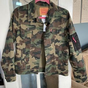 NWT Boys Levi’s Camo Canvas Denim Jacket Sz Large